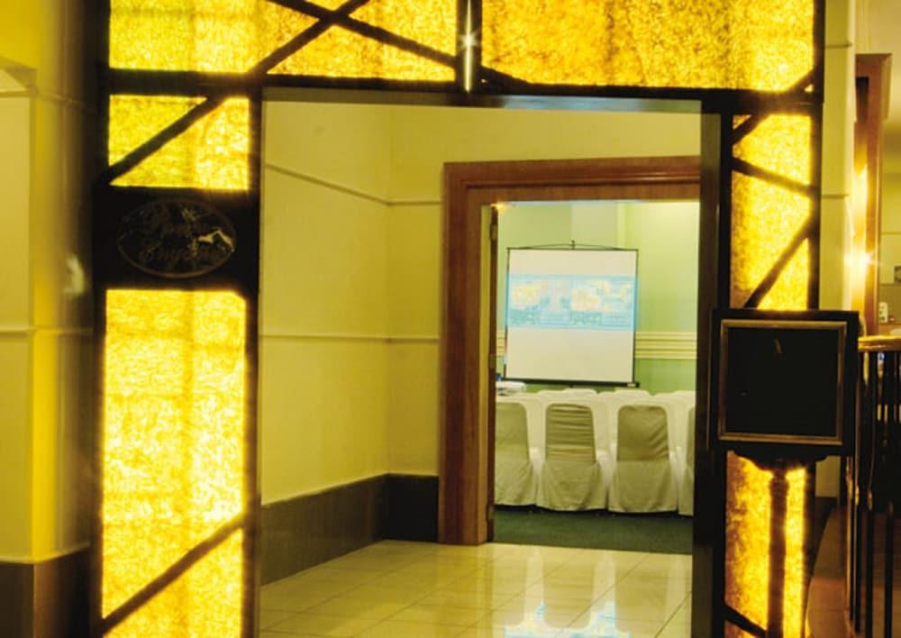The Bellavista Hotel Lapu-Lapu City Eksteriør bilde
