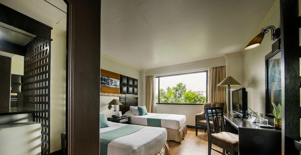 The Bellavista Hotel Lapu-Lapu City Eksteriør bilde
