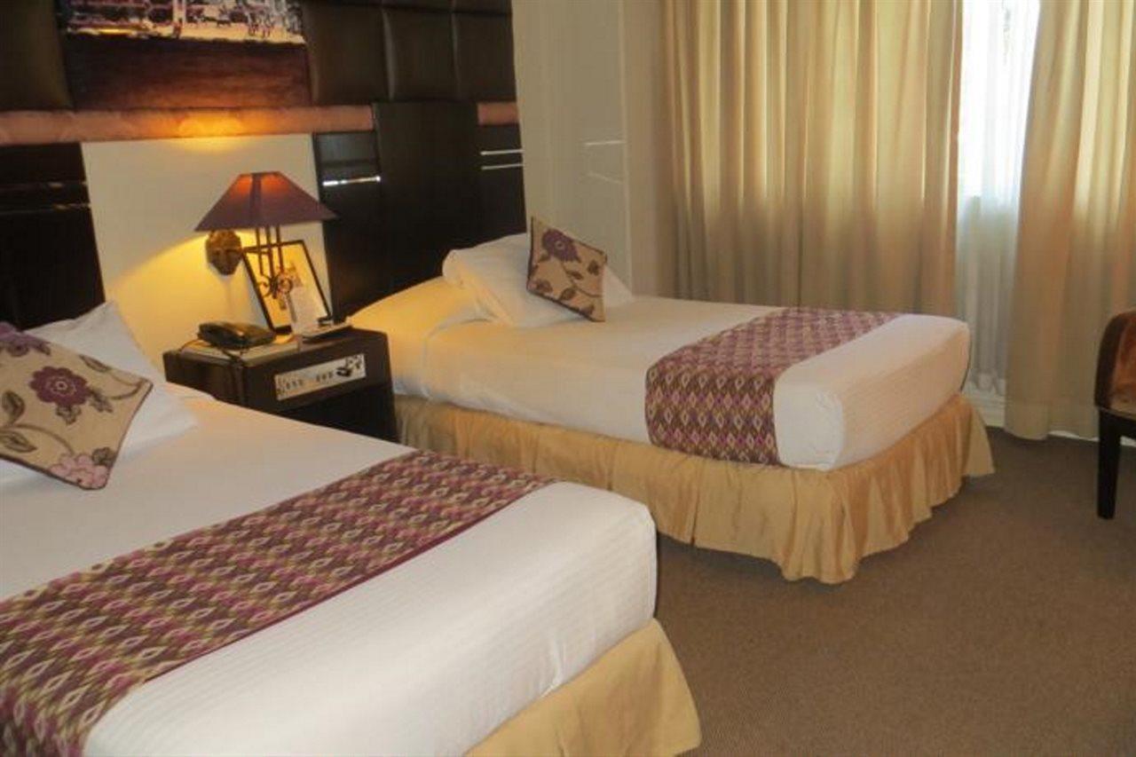 The Bellavista Hotel Lapu-Lapu City Eksteriør bilde