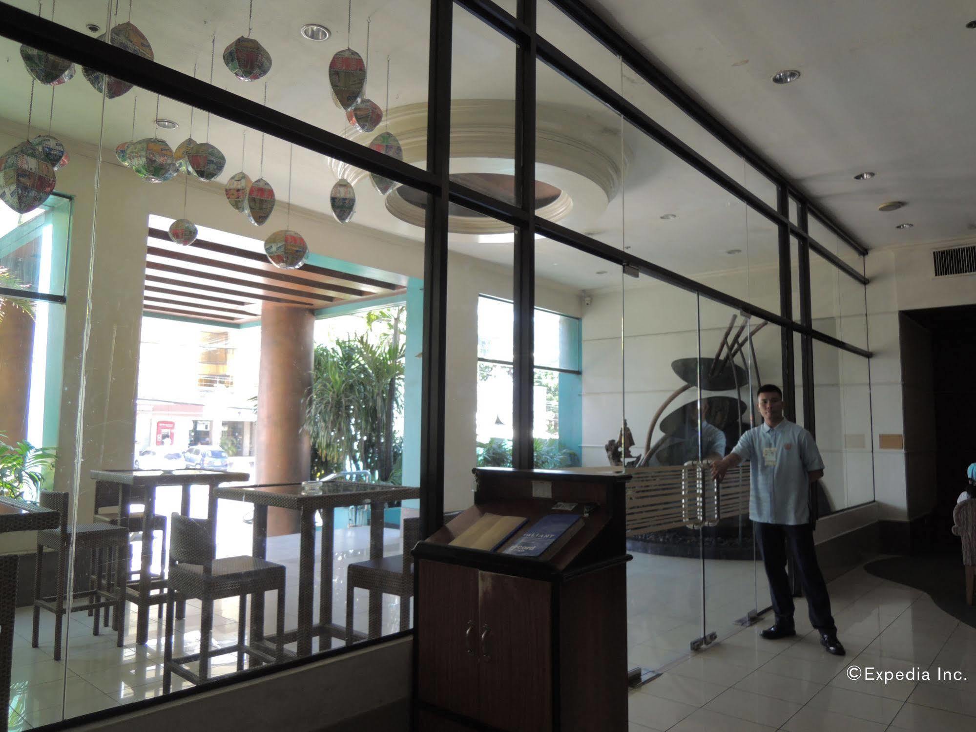 The Bellavista Hotel Lapu-Lapu City Eksteriør bilde