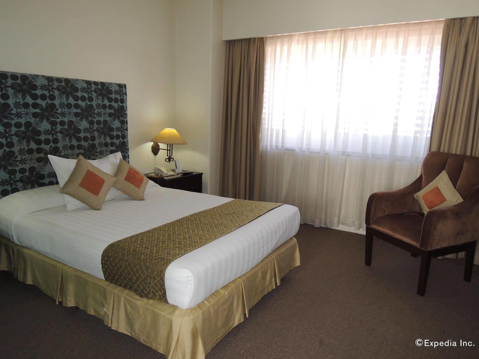 The Bellavista Hotel Lapu-Lapu City Eksteriør bilde