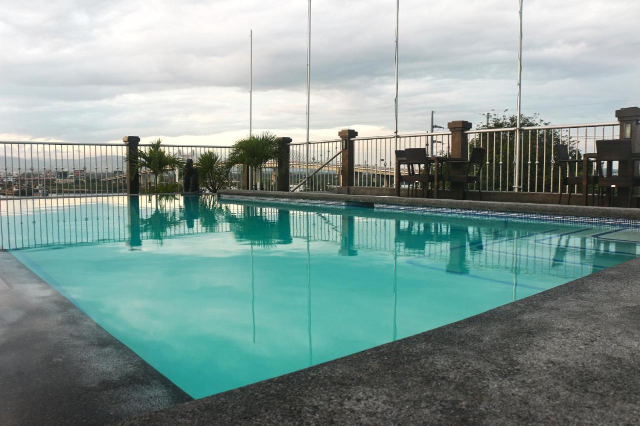 The Bellavista Hotel Lapu-Lapu City Eksteriør bilde