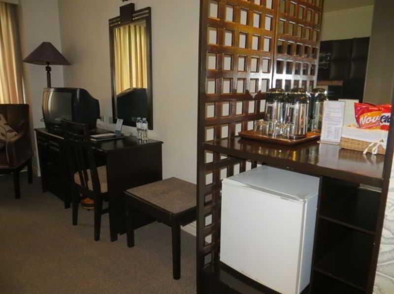 The Bellavista Hotel Lapu-Lapu City Eksteriør bilde
